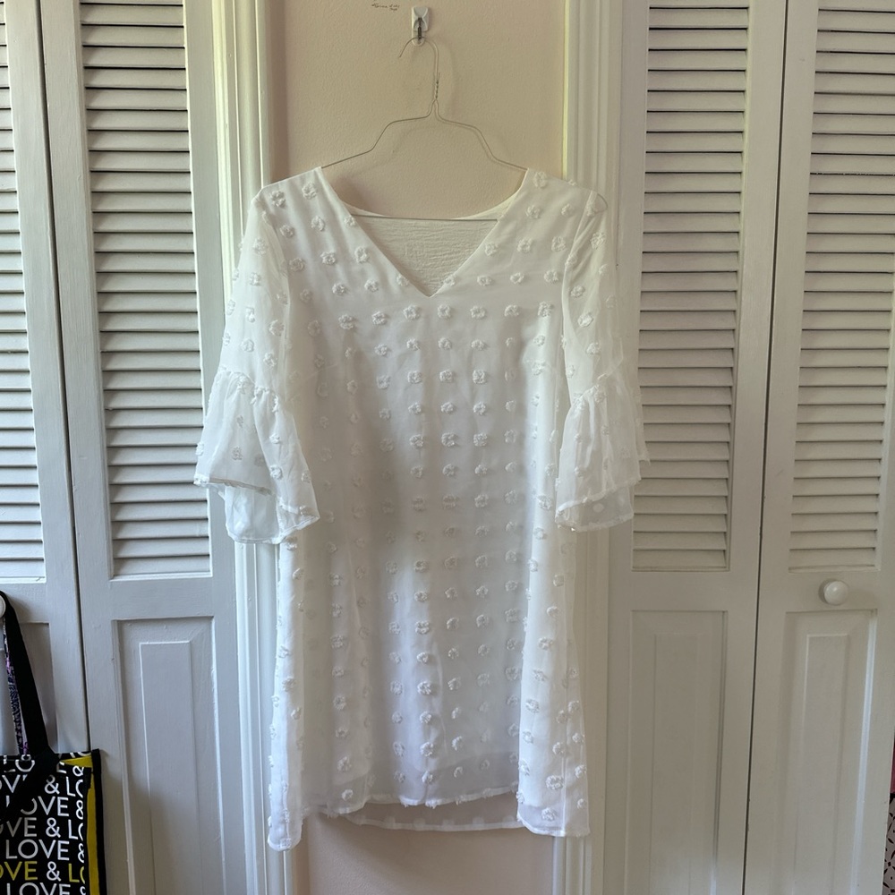 Elegant White V-Neck Blouse, size medium - worn once